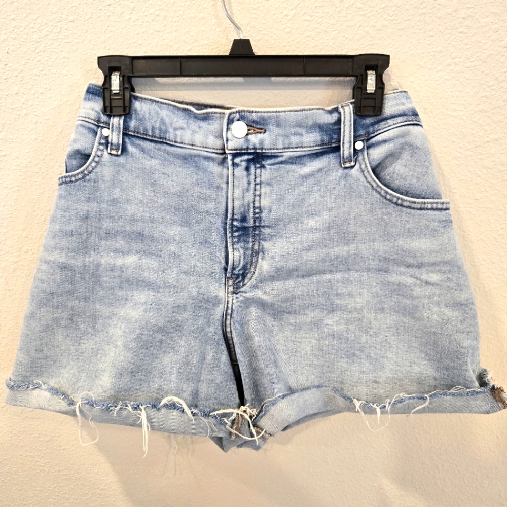 EXPRESS SHORTS